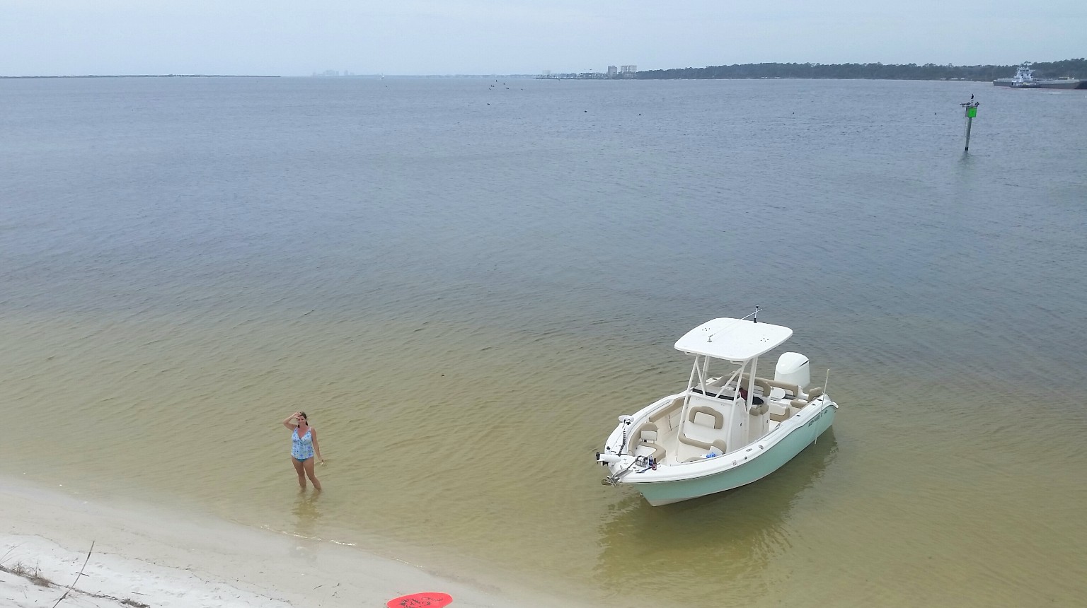 Center-console boat